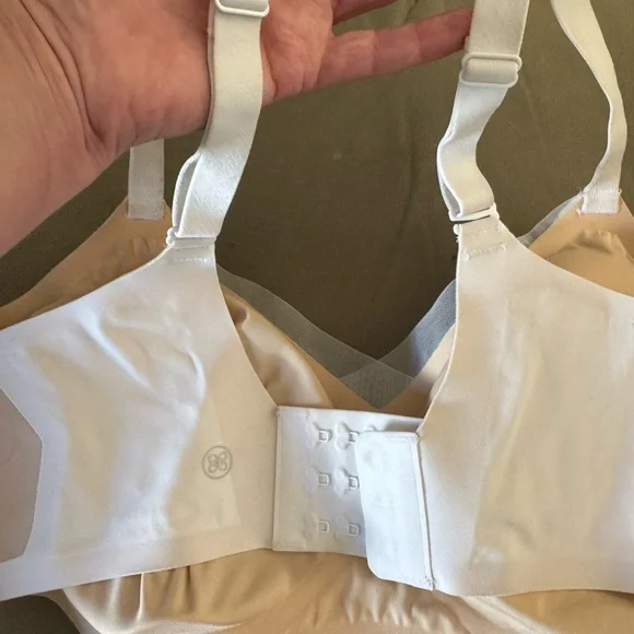 Honeylove CrossOver Bra Bundle 1 in Astral White and 1 in Black size L 38 B/C